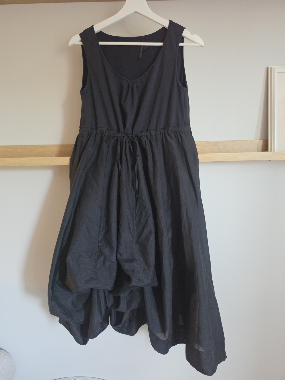 Katherine Barclay Black Sleeveless Gathered Waist Casual Midi Dress